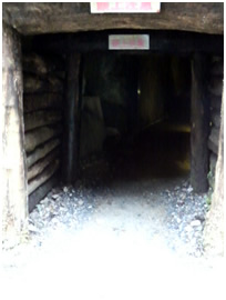 龍源寺間歩の入口