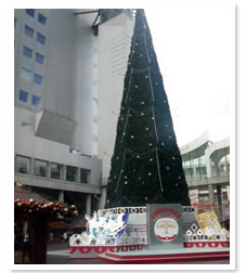 巨大クリスマスツリー